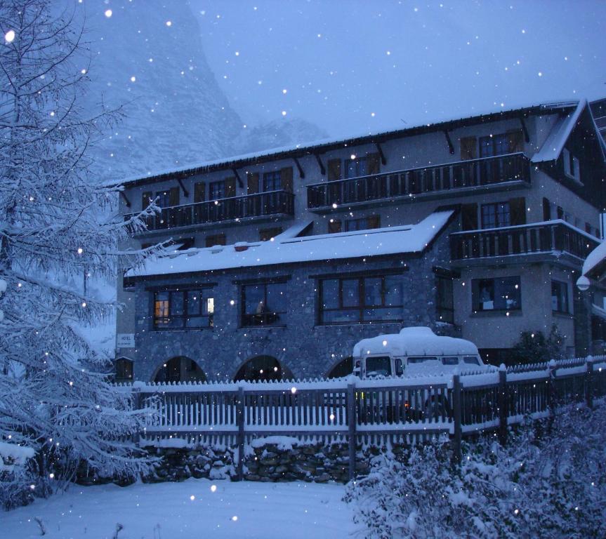 Hotel Le Parpaillon om vinteren