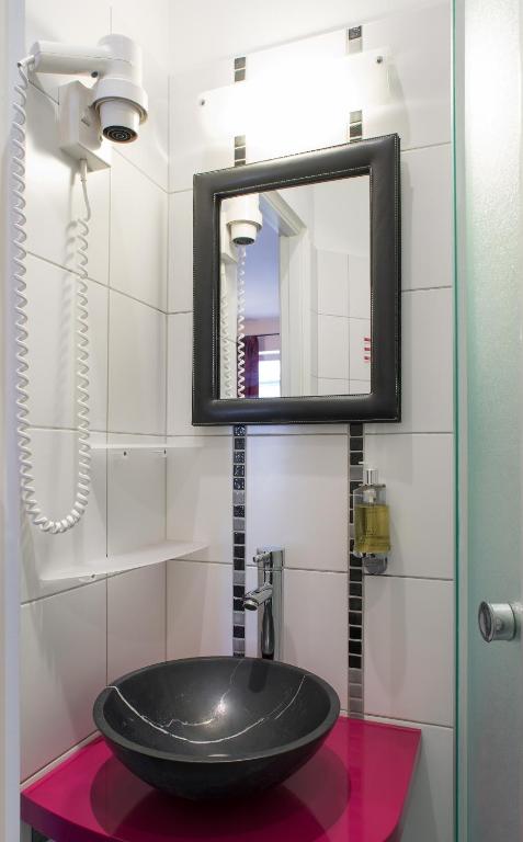 Vannas istaba naktsmītnē Dodo Hotel