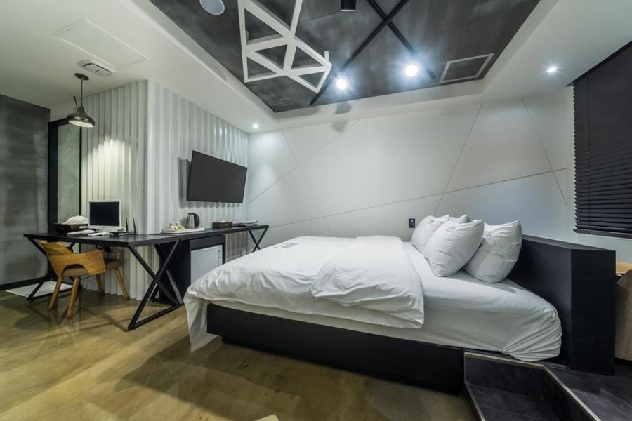 TV a/nebo společenská místnost v ubytování Anyang Boutique Hotel AMA