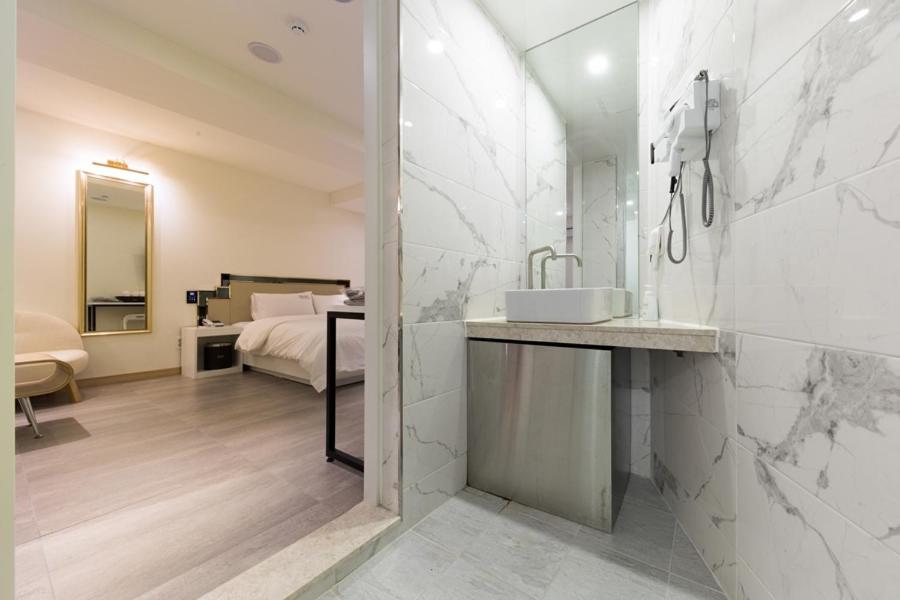 Koupelna v ubytování Anyang Boutique Hotel AMA
