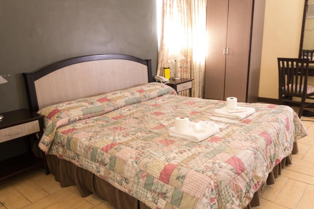 Tagaytay Country Hotel - 豪华双人房