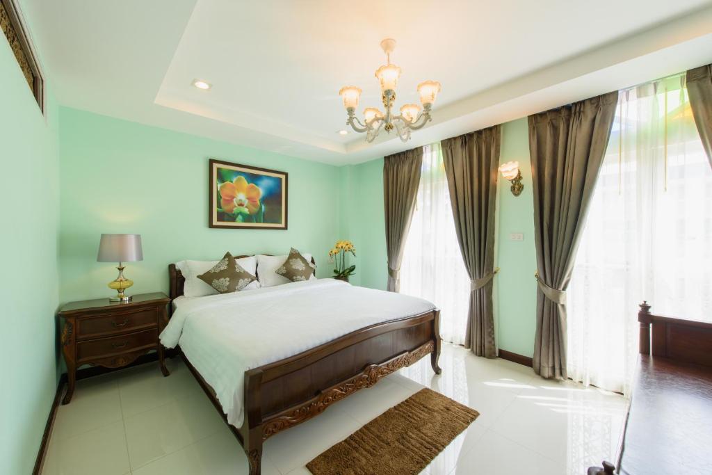 The Velvet Orchid - Resim 7