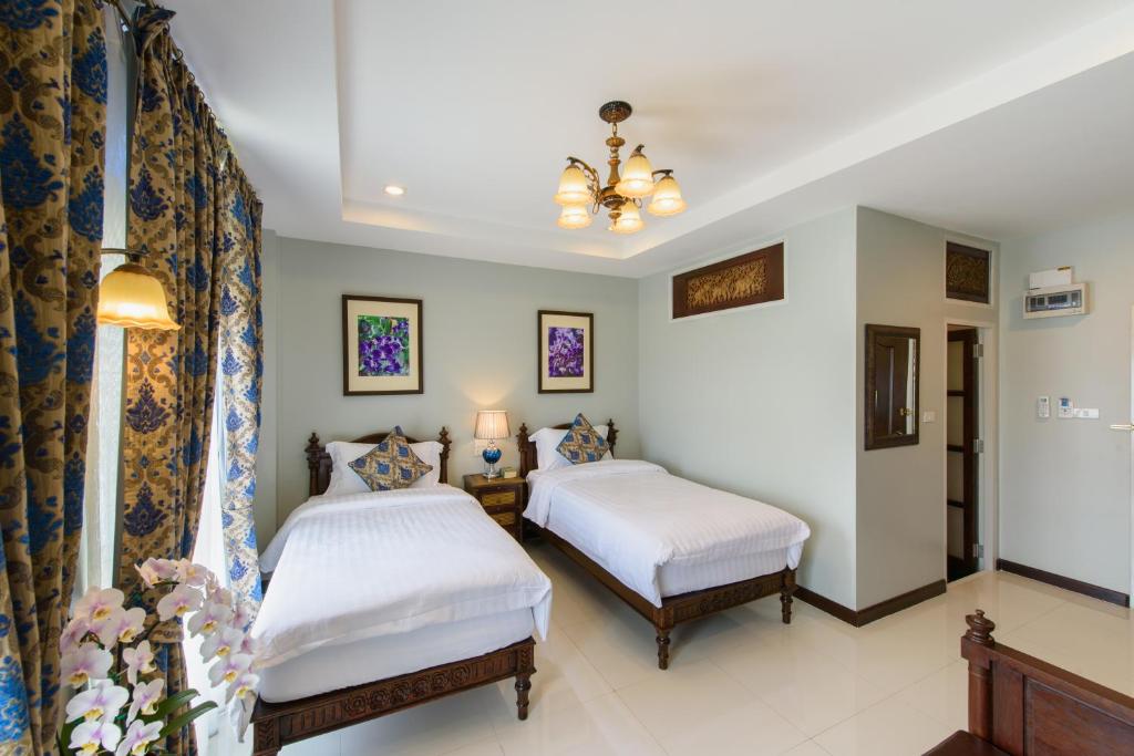 The Velvet Orchid - Resim 31