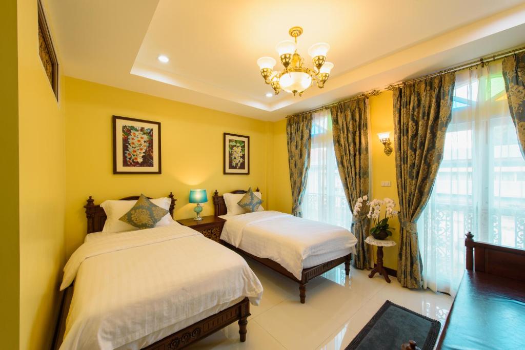 The Velvet Orchid - Resim 32