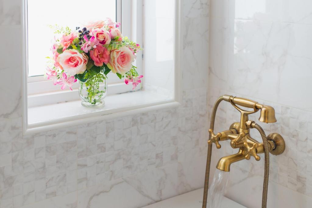 The Velvet Orchid - Resim 38