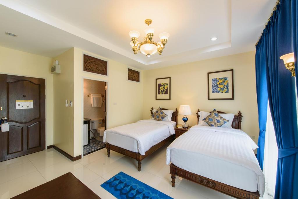 The Velvet Orchid - Resim 23