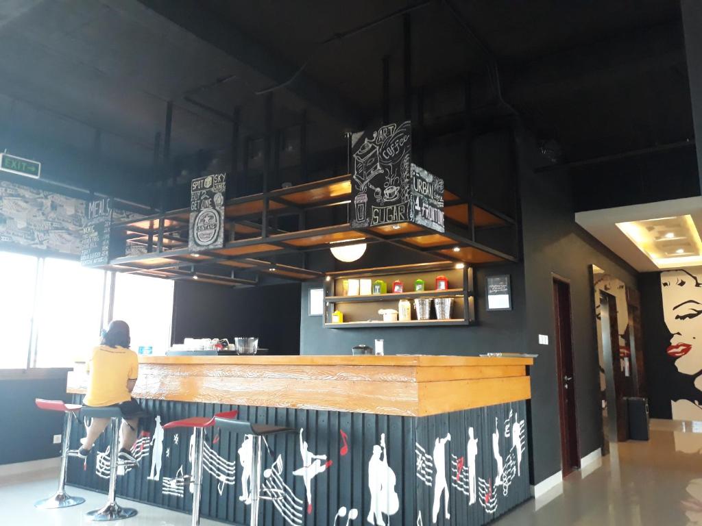 Lounge nebo bar v ubytování Urban Style Hotel Lampung, Azana Hotels Collection