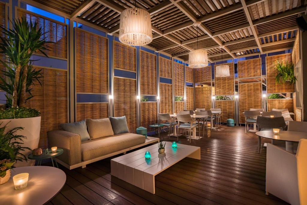 Posezení v ubytování Hotel Pirineos Figueres by Pierre & Vacances