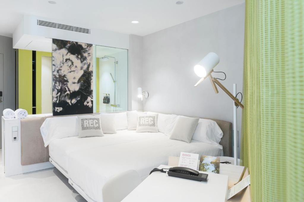 Postel nebo postele na pokoji v ubytování Hotel Rec Barcelona - Adults Only