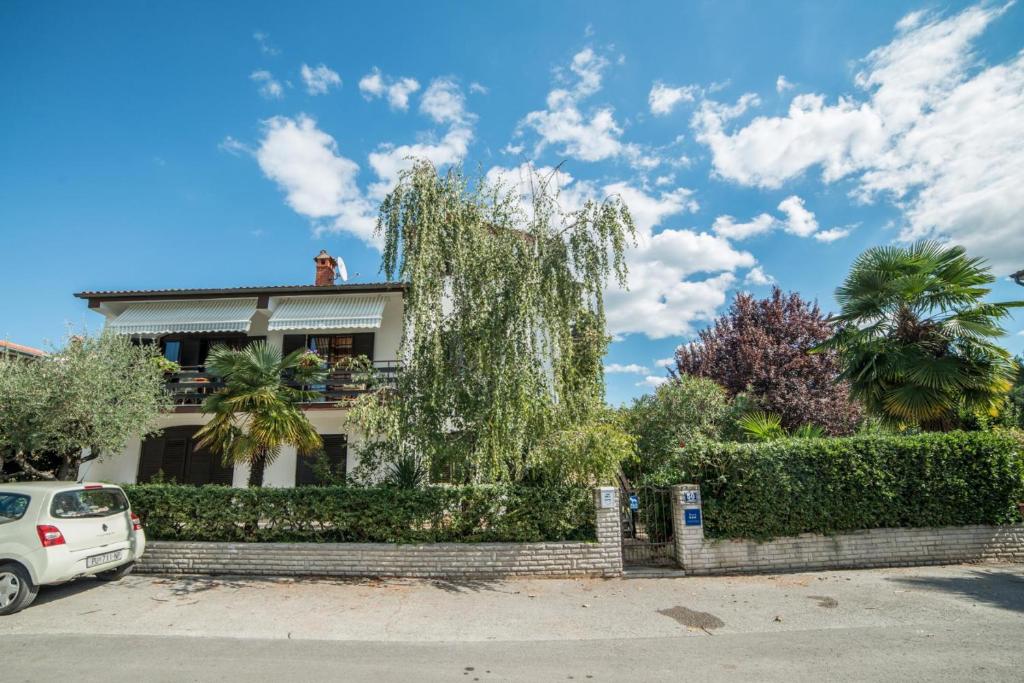 Apartments Zrinka 793