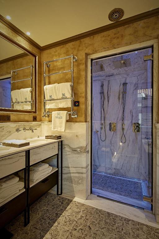 Ein Badezimmer in der Unterkunft Hotel TwentySeven - Small Luxury Hotels of the World