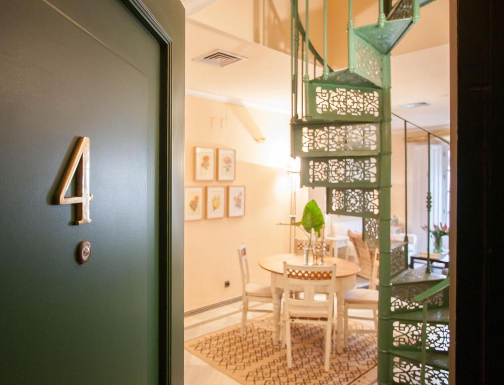 Zdjęcie z galerii obiektu BOTANIC DUPLEX TERRACE 5 PAX w Sewilli