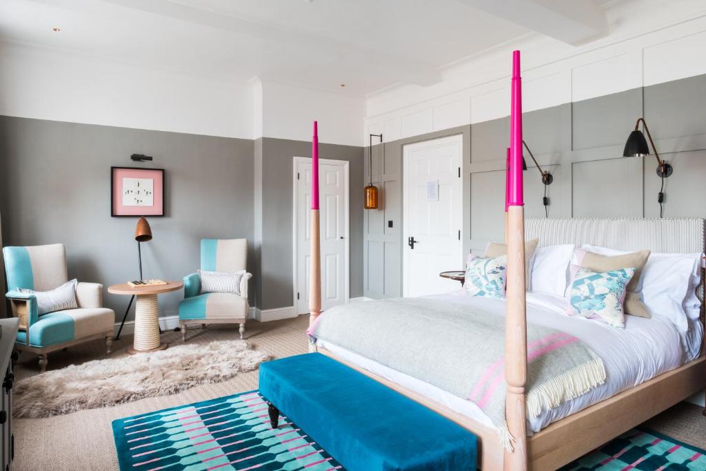 Кровать или кровати в номере The Swan Hotel