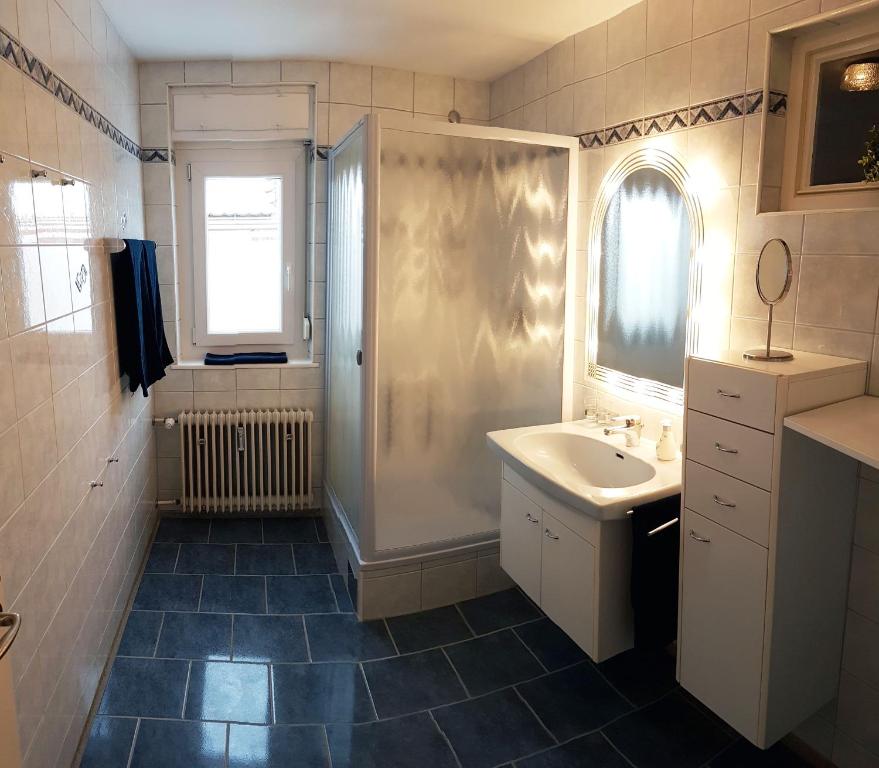 A bathroom at PM-APART Premstätten