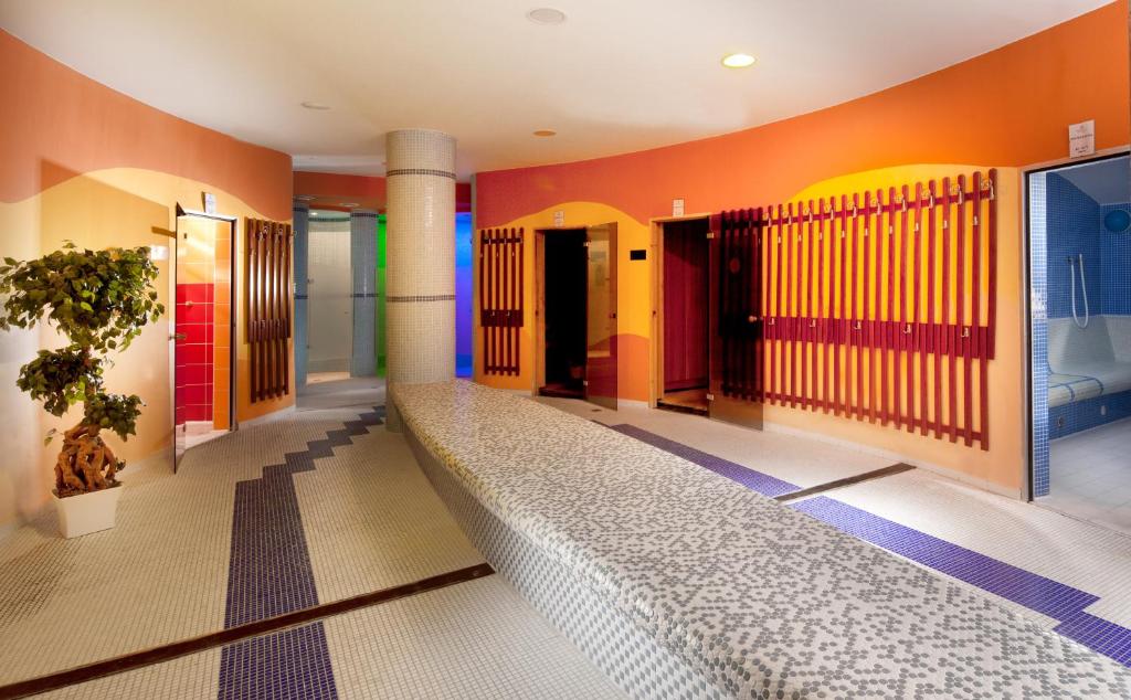 Fotografie z fotogalerie ubytování LIPNO WELLNESS - FRYMBURK HOTEL private family room ve Frymburku