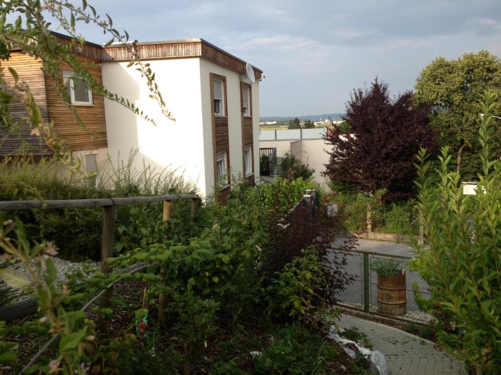 A garden outside PM-APART Premstätten