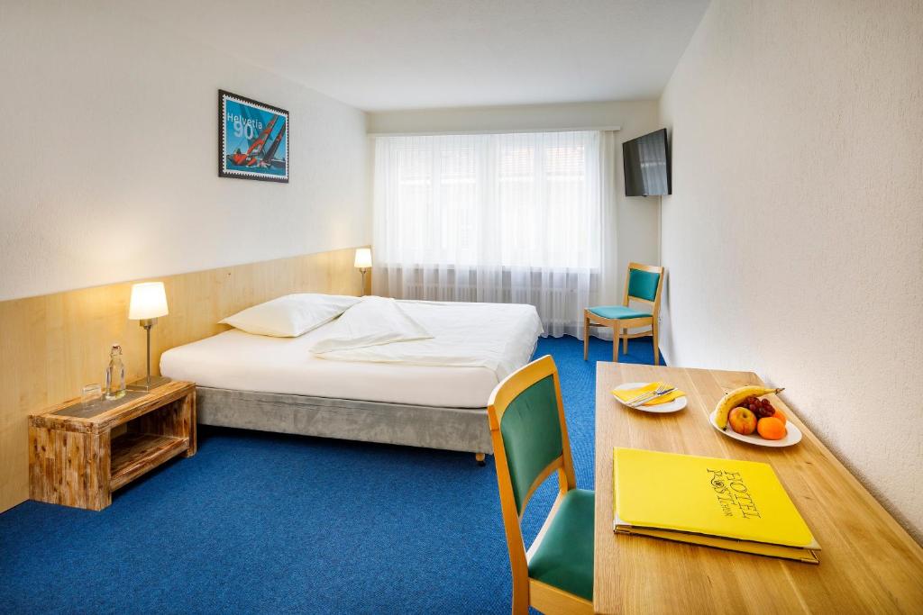 Postel nebo postele na pokoji v ubytování Central Hotel Post