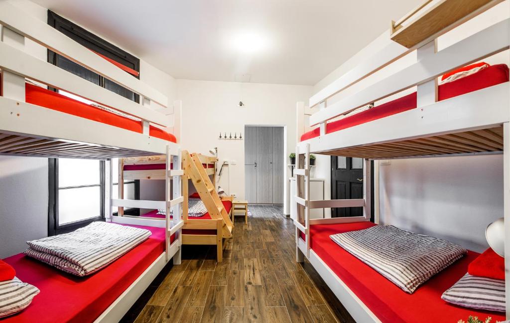 Postel nebo postele na pokoji v ubytování Turn Hostel