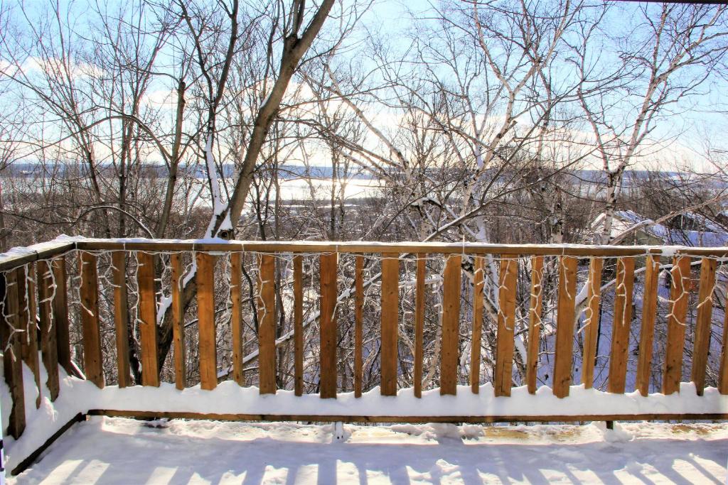 Balkón nebo terasa v ubytování Chalet familial du Plateau