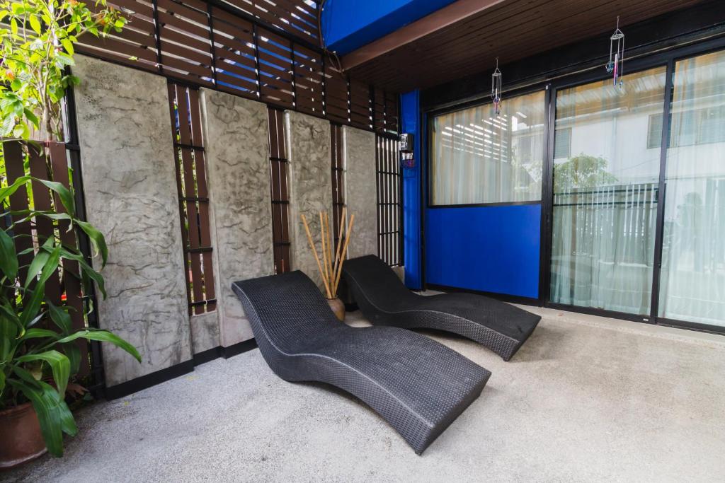 Khu vực ghế ngồi tại Chez Pom