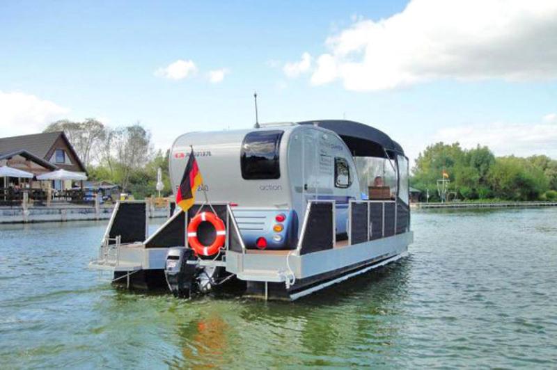 Gallery image of Hausboot _Wassercamper_ SCHW 930 in Verchen