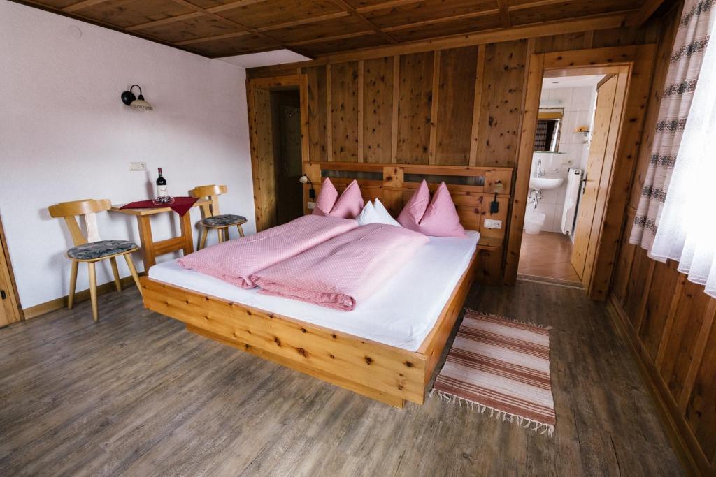 Postel nebo postele na pokoji v ubytování Gaestehaus Berger