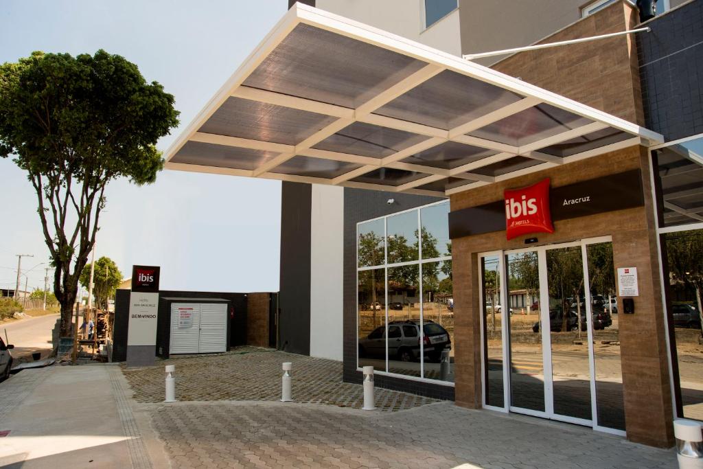 a bbs gas station with avs sign on it at ibis Aracruz in Aracruz