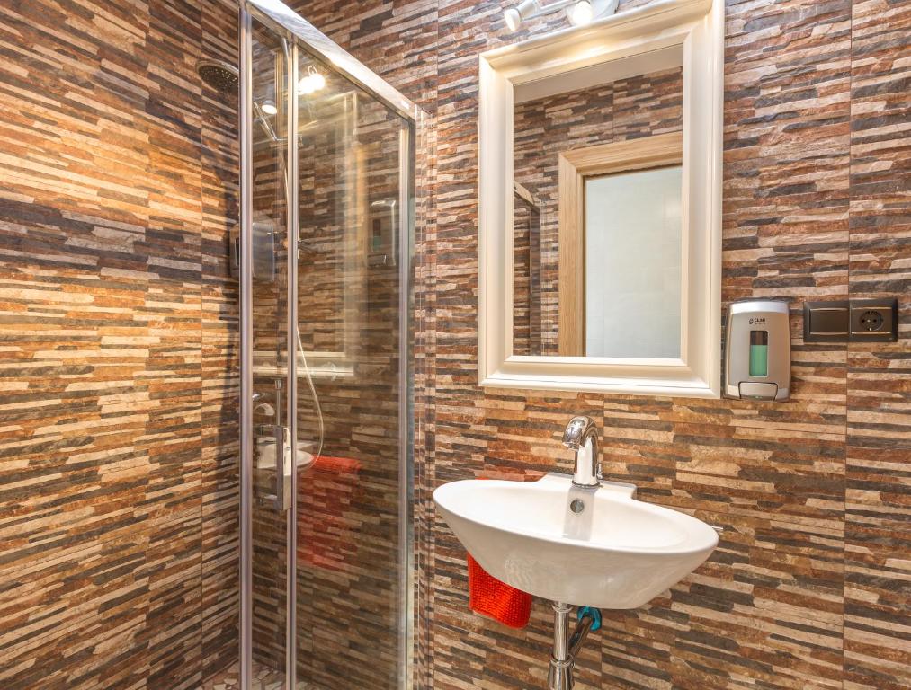 Un baño de Salamandra Plaza
