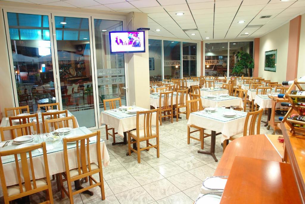 Restaurace v ubytování Hotel Filoxenia Beach