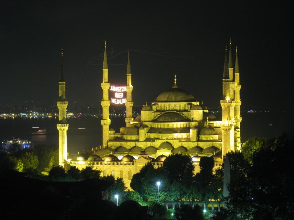 A local landmark close to a szállodákat