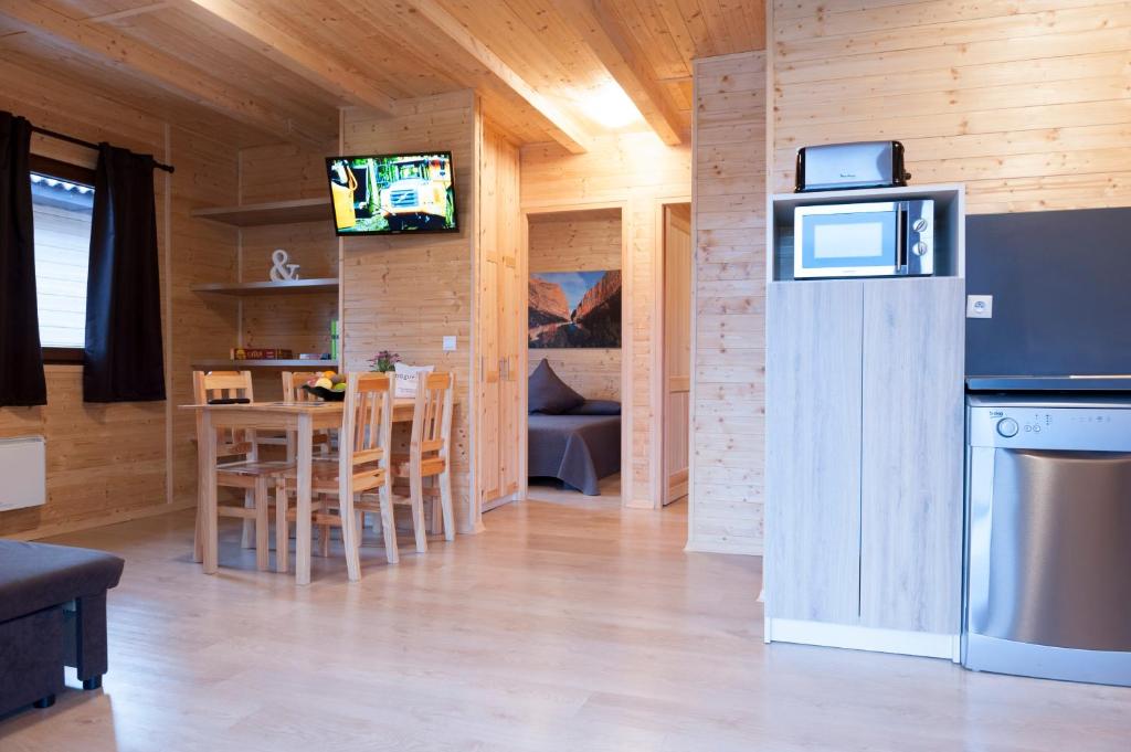 Kuchyň nebo kuchyňský kout v ubytování La Noguera Camping