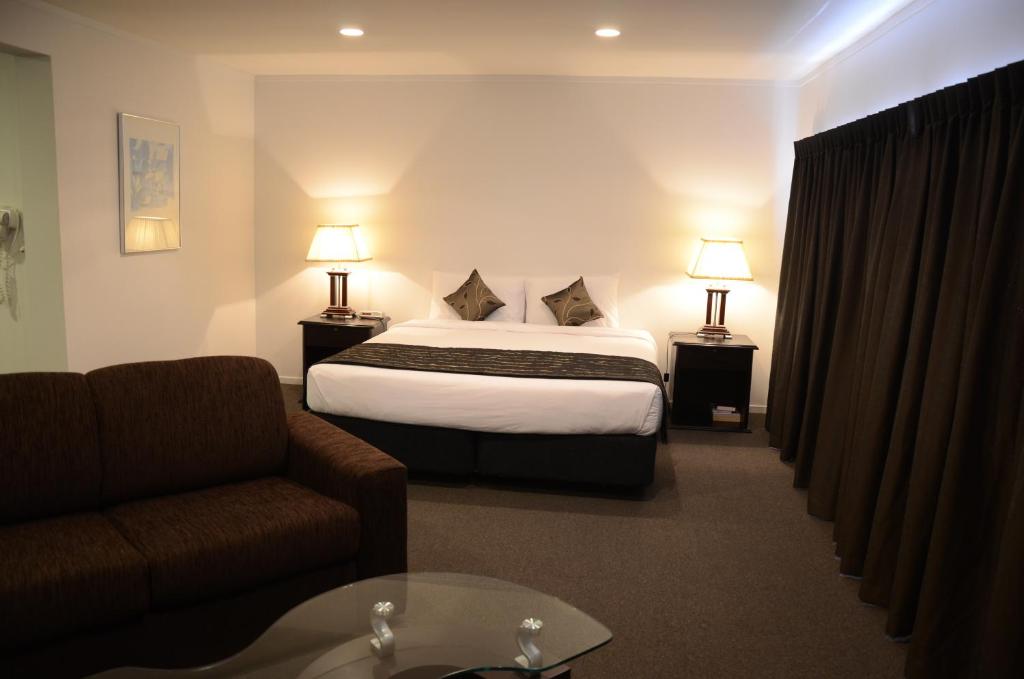 Alpers Lodge & Conference Centre