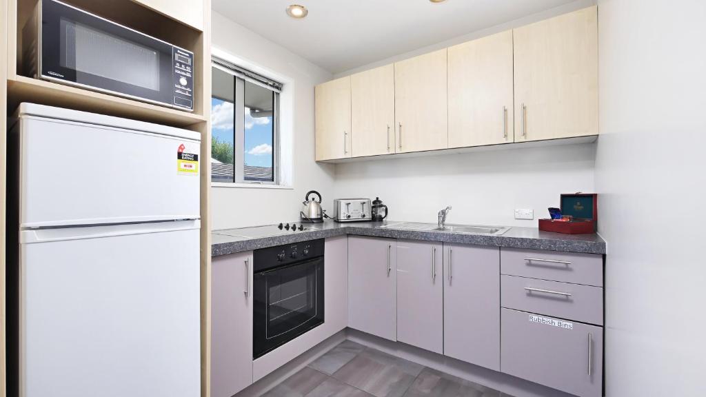 Arthur's Court Motor Lodge - Resim 32