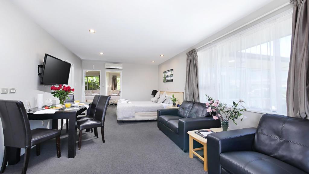 Arthur's Court Motor Lodge - Resim 5