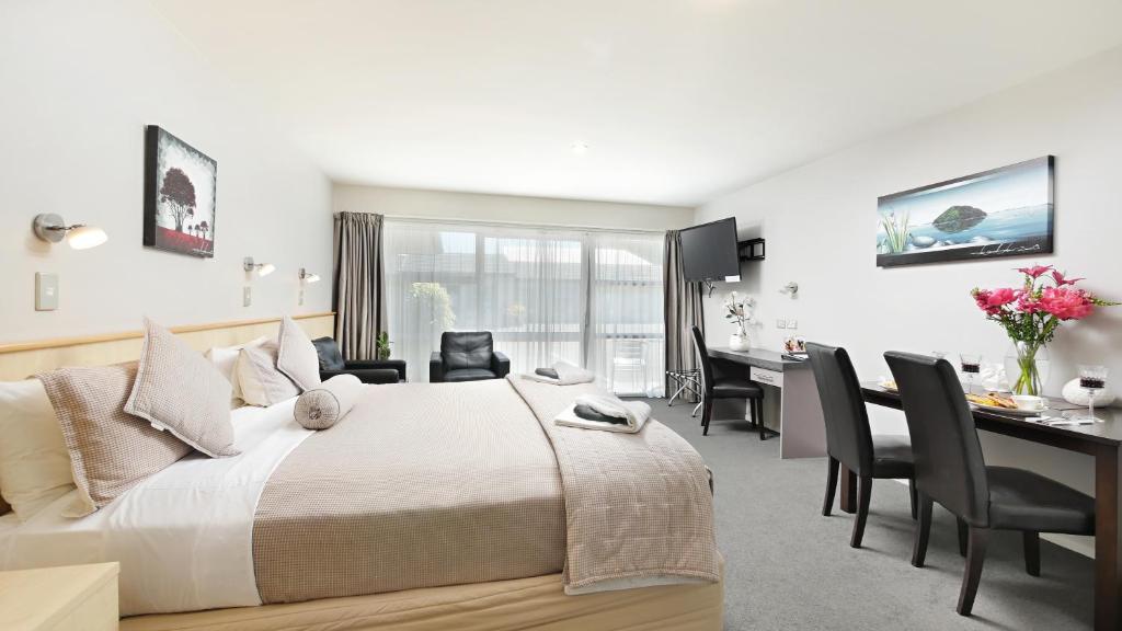 Arthur's Court Motor Lodge - Resim 42