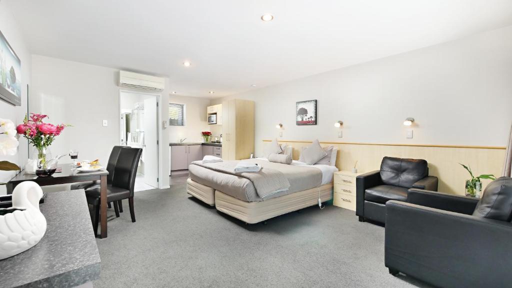 Arthur's Court Motor Lodge - Resim 15