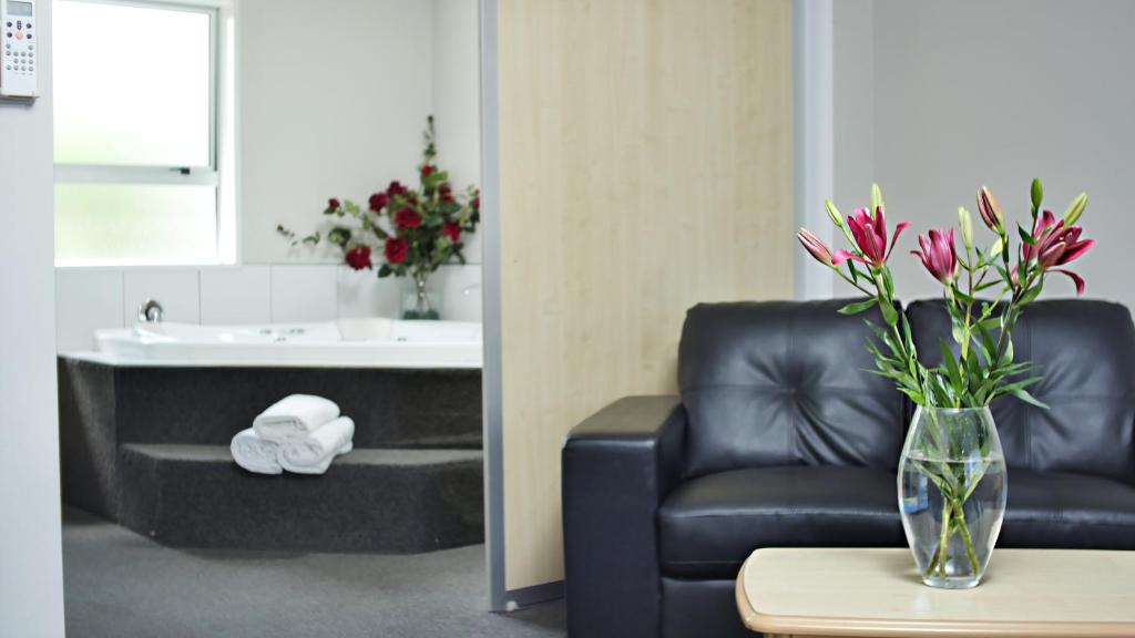 Arthur's Court Motor Lodge - Resim 12