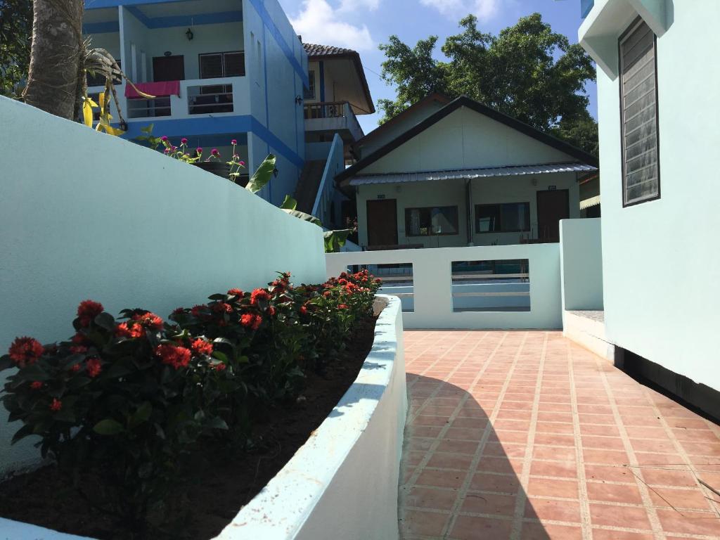 Ocean View Resort - Triple Room With Fan