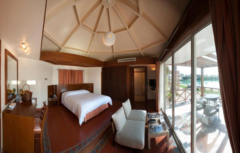 AlBander Hotel & Resort - Queen Cabana