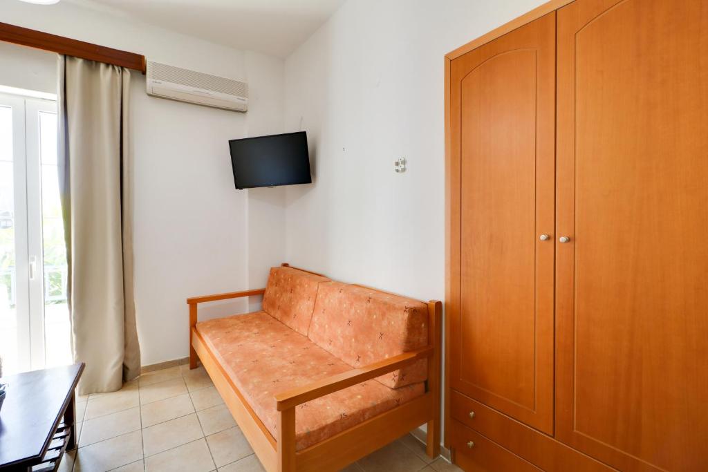 TV a/nebo společenská místnost v ubytování Marirena Hotel