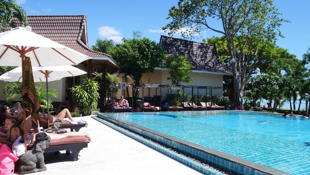 Sundlaugin á Phi Phi Villa Resort eða í nágrenninu