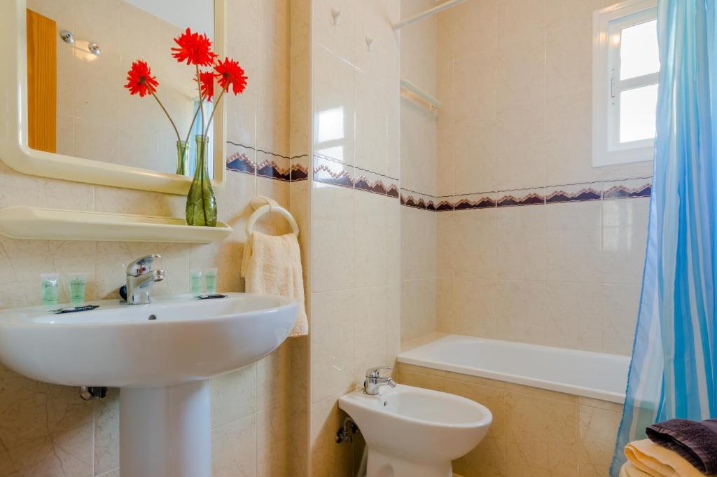 Kúpeľňa v ubytovaní Apartamentos Rotonda