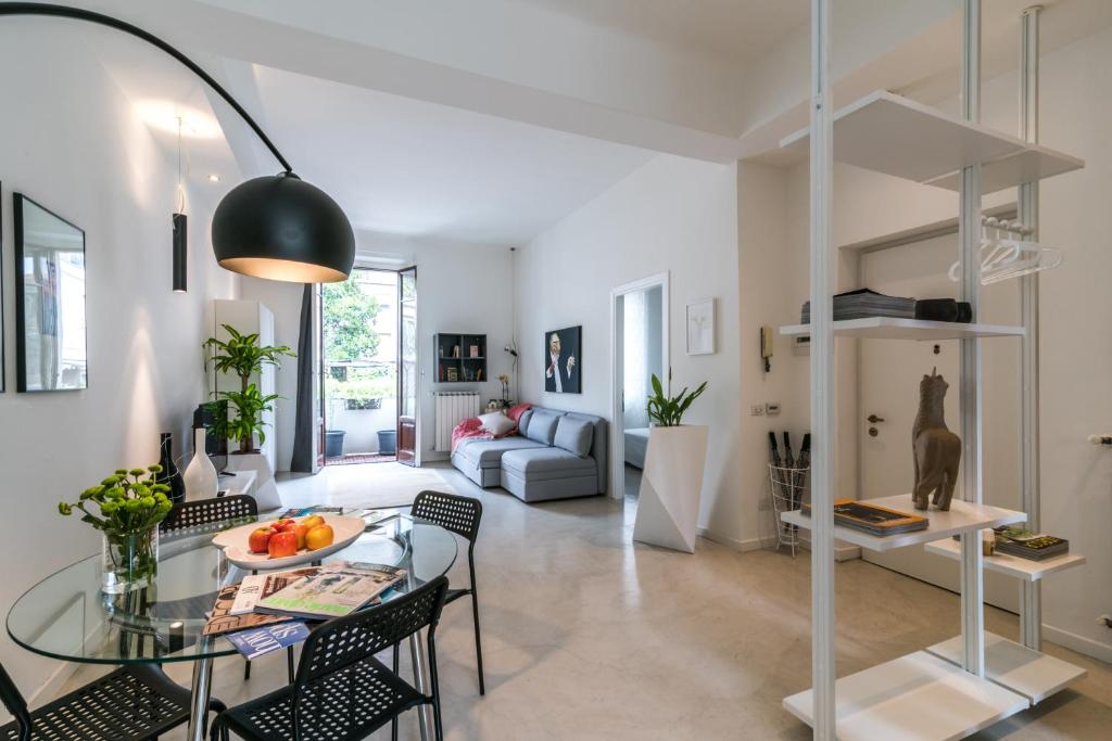 Lovely Cenisio Apartment