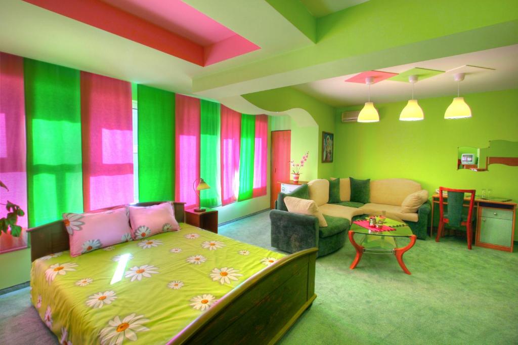 Family Hotel Mania - Estudio