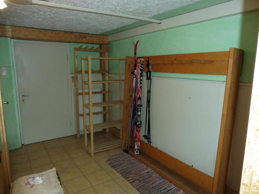 Palanda nebo palandy na pokoji v ubytování Hilde