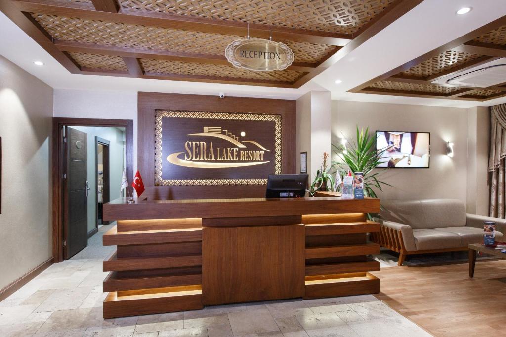 TV a/nebo společenská místnost v ubytování Sera Lake Resort Hotel Spa & Aparts