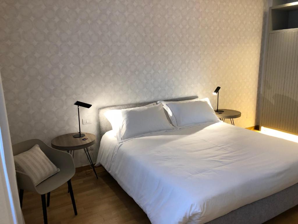 200 ROOMS & TERRACE - 15