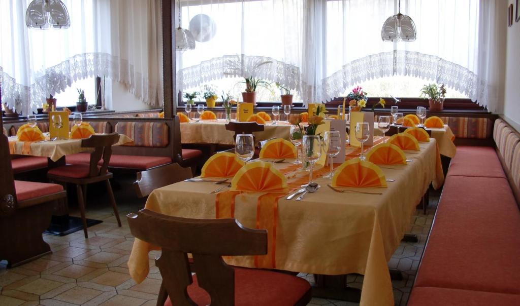 Restaurace v ubytování Gasthof-Pension Reidnwirt