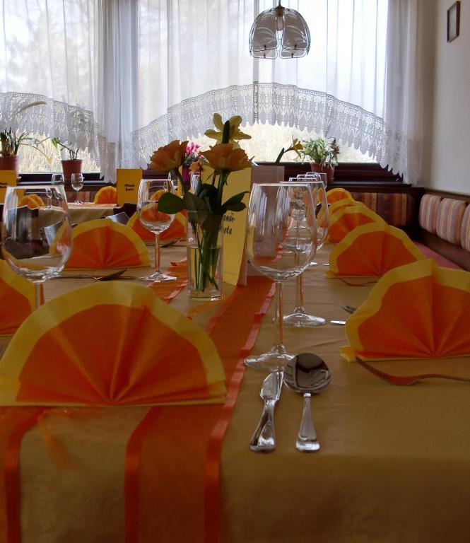 Restaurace v ubytování Gasthof-Pension Reidnwirt