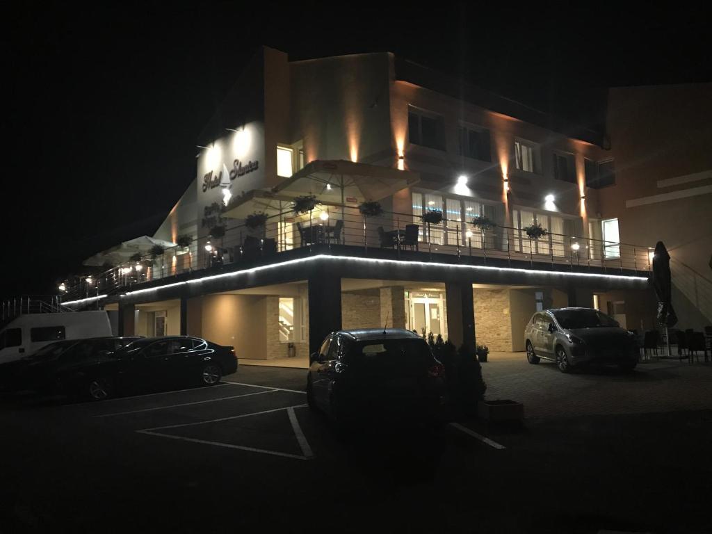 Budova, kde se hotel nachází